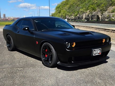 Used 2015 Dodge Challenger SRT Hellcat RWD image 8
