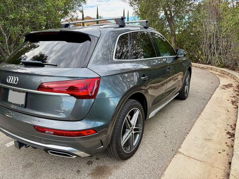 Used 2022 Audi Q5 e Premium Plus w/ Premium Plus Package image 8