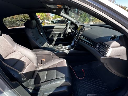 Used 2021 Honda Accord Sport image 13
