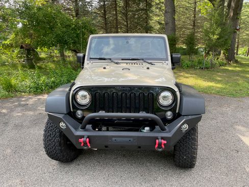 Used 2017 Jeep Wrangler Sport AWD/4WD image 2