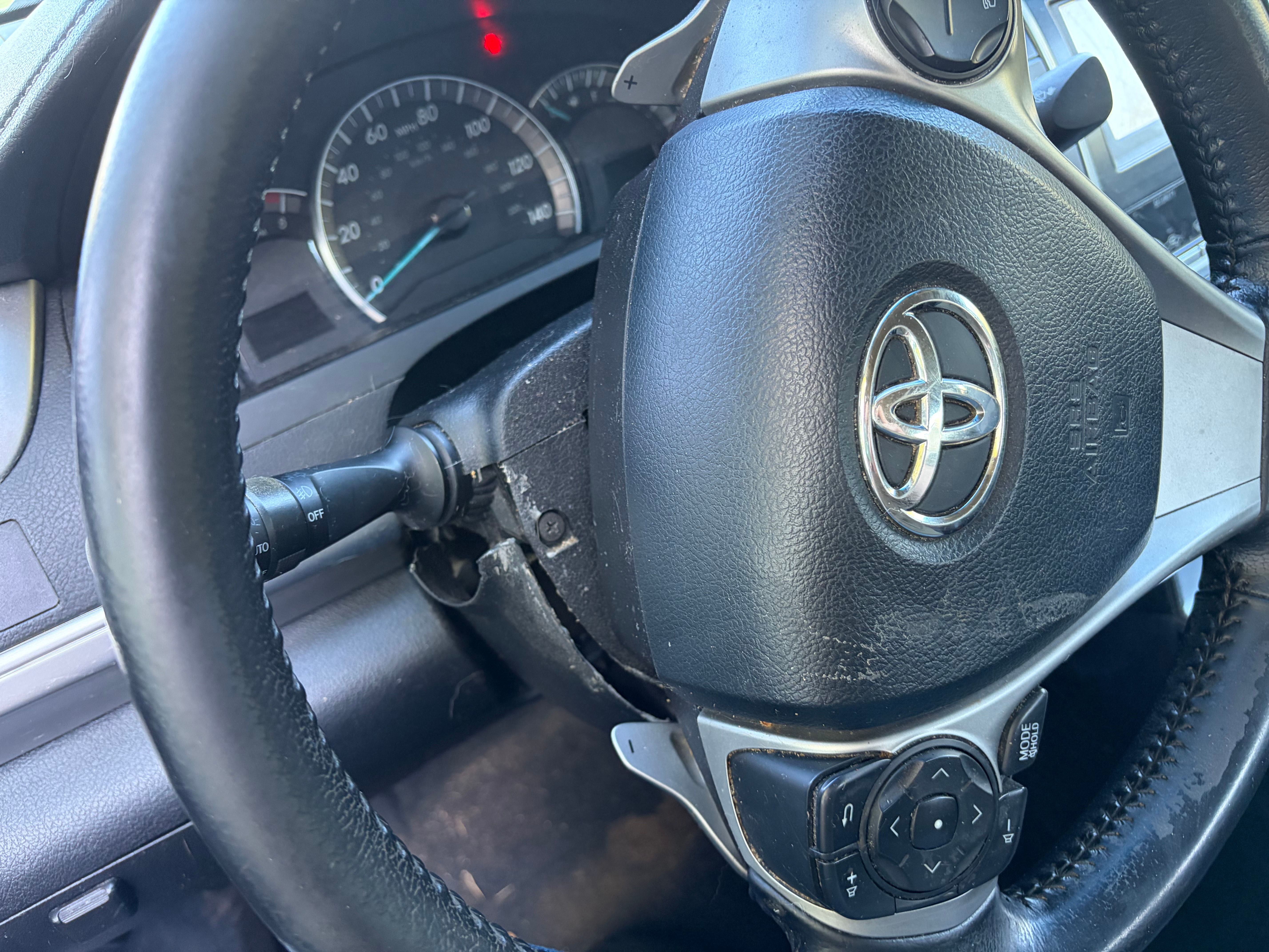 Used 2013 Toyota Camry SE FWD image 6