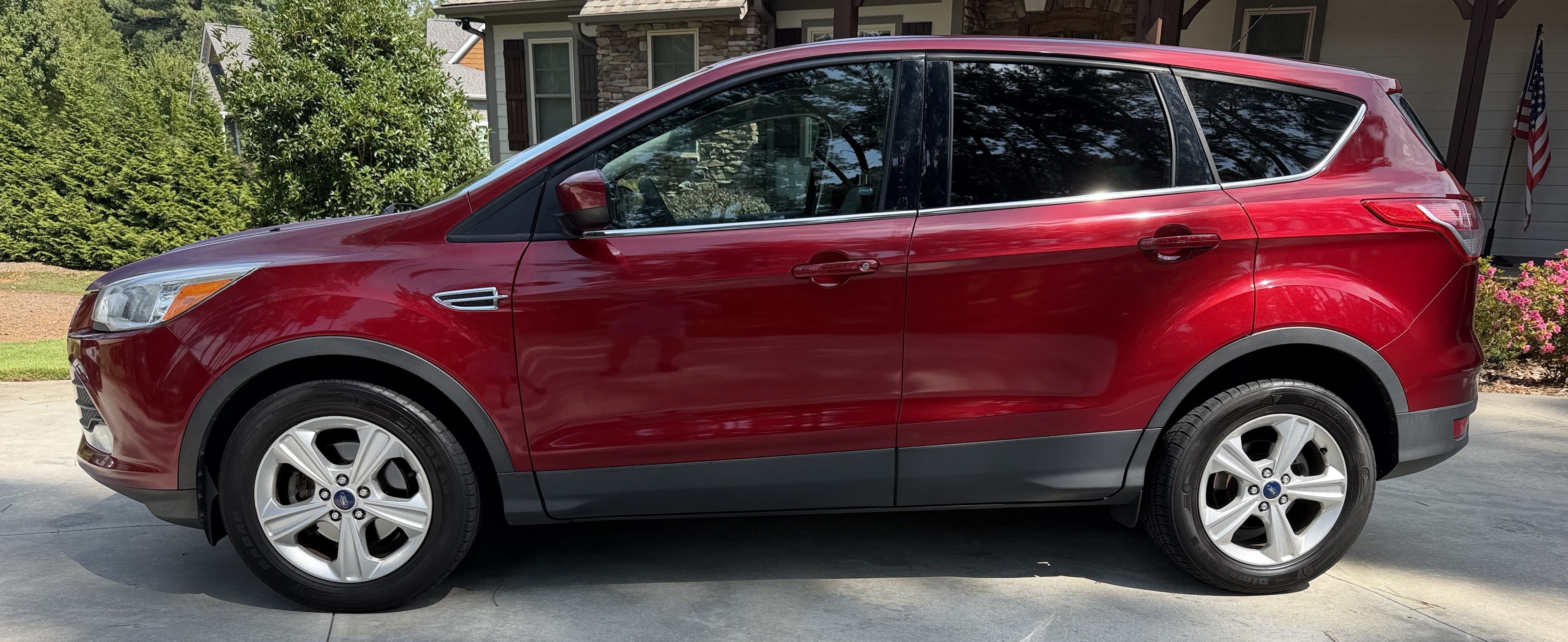 Used 2014 Ford Escape SE FWD image 1