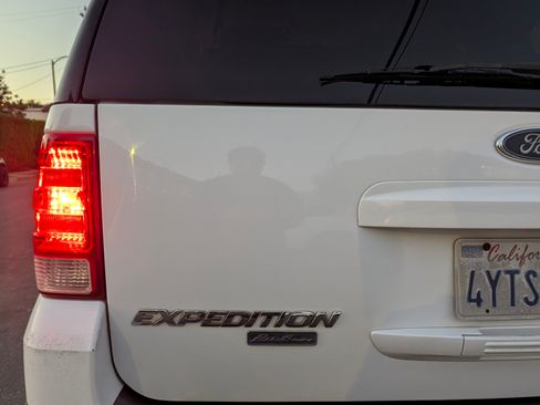 Used 2003 Ford Expedition Eddie Bauer image 8