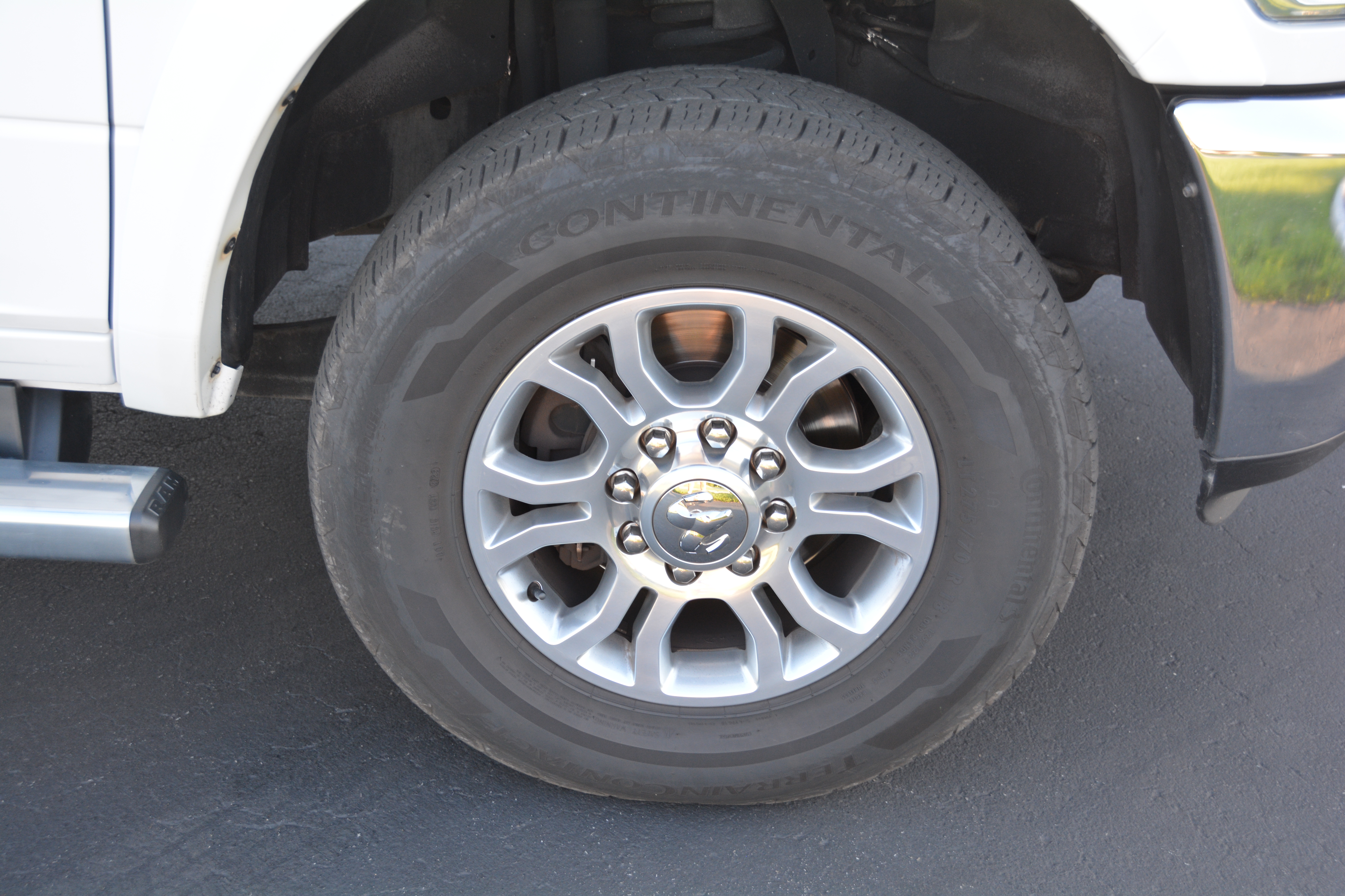 Used 2014 RAM 3500 Laramie AWD/4WD image 11