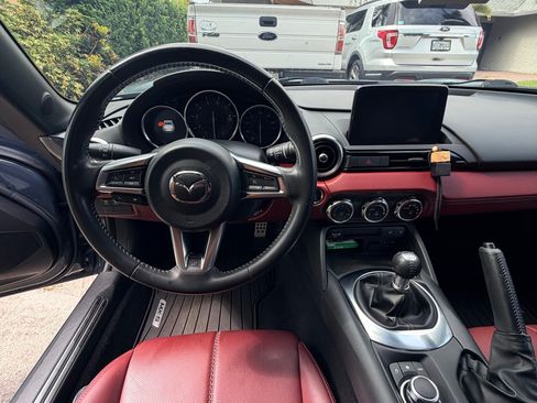 Used 2020 MAZDA MX-5 Miata RF Grand Touring RWD image 9