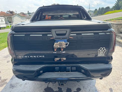 Used 2009 Chevrolet Avalanche LT AWD/4WD image 10