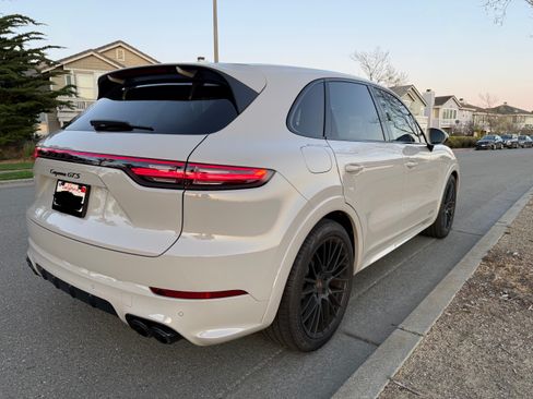 Used 2021 Porsche Cayenne GTS image 8