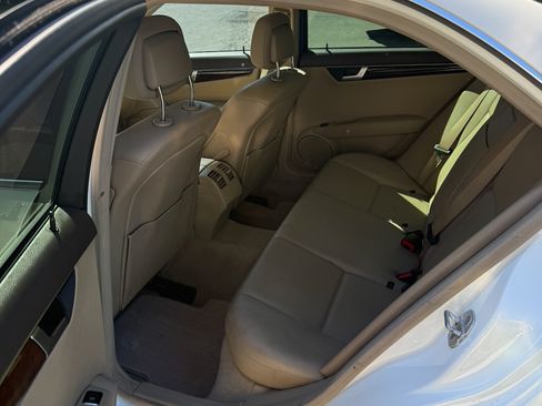 Used 2014 Mercedes-Benz C 250 Sedan image 4