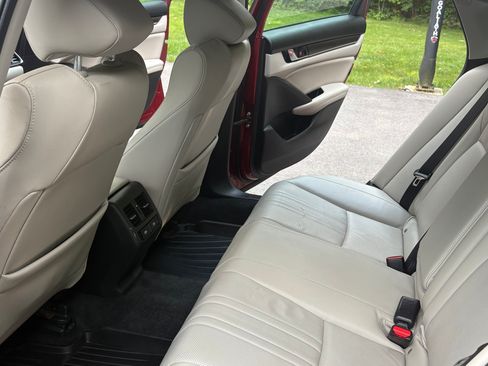 Used 2022 Honda Accord EX-L image 9