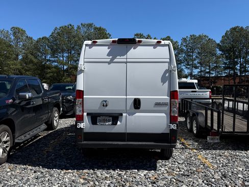 Used 2023 RAM ProMaster 2500 w/ Convenience Group FWD image 1