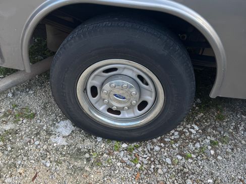 Used 2010 Ford F250 XL RWD image 13