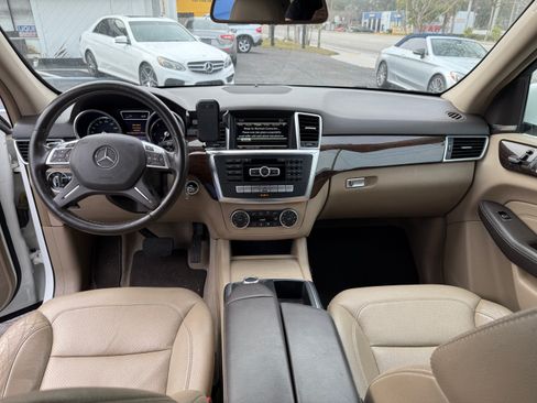Used 2014 Mercedes-Benz ML 350 BlueTEC 4MATIC image 4