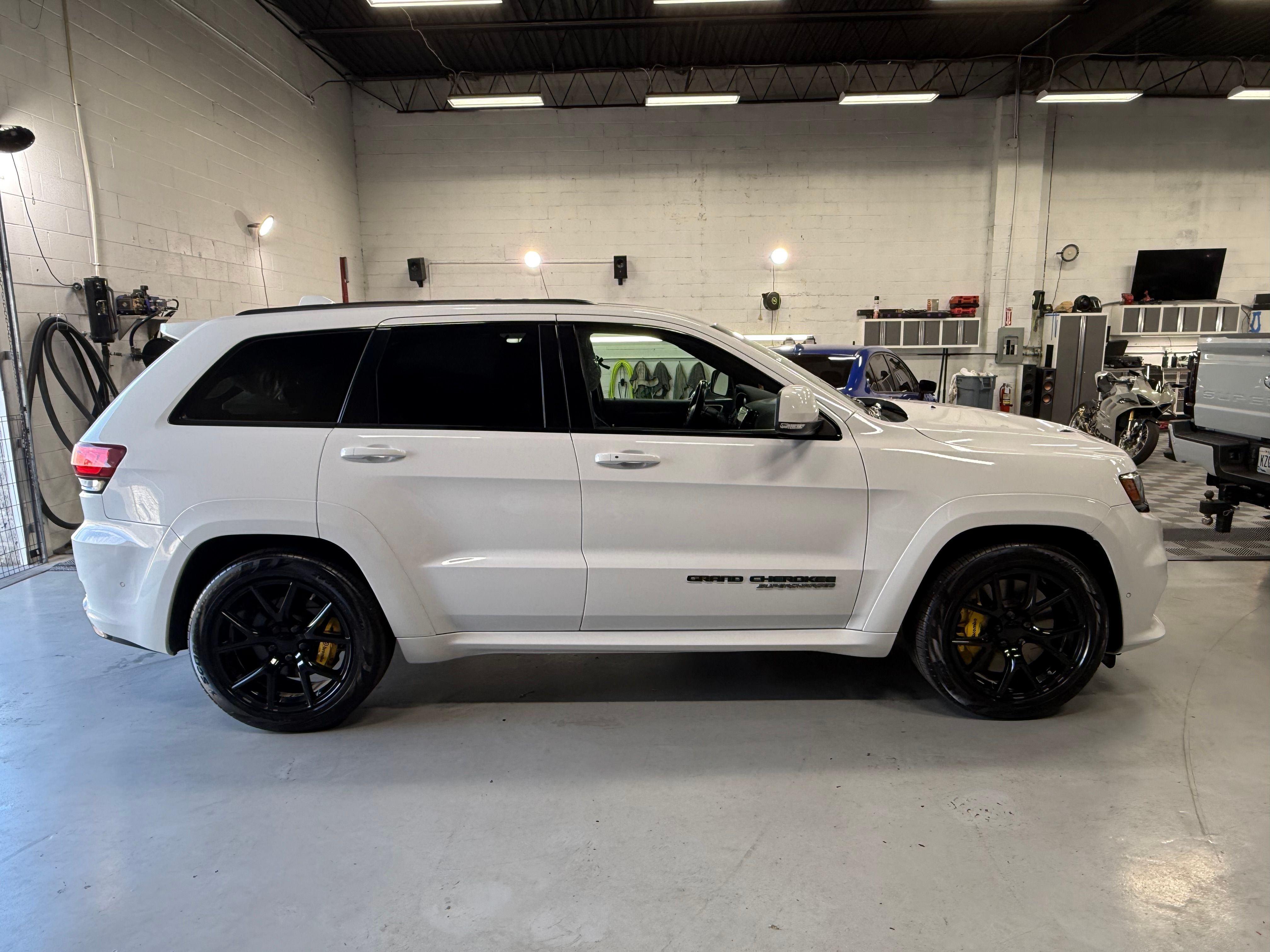 Used 2020 Jeep Grand Cherokee Trackhawk AWD/4WD image 2