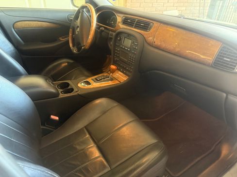Used 2004 Jaguar S-TYPE 4.2 image 4