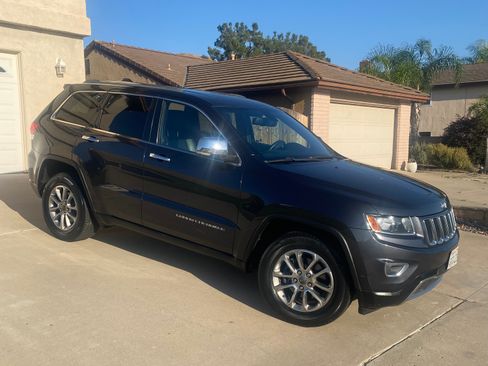 Used 2014 Jeep Grand Cherokee Limited w/ Trailer Tow Group IV RWD image 4