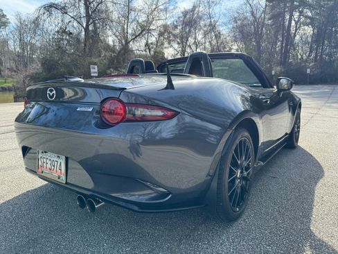 Used 2017 MAZDA MX-5 Miata Club w/ Brembo/BBS Package image 11