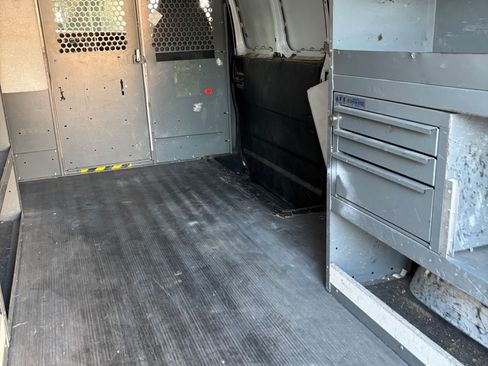 Used 2007 Chevrolet Express 2500 Extended w/ Power and Light Package image 14