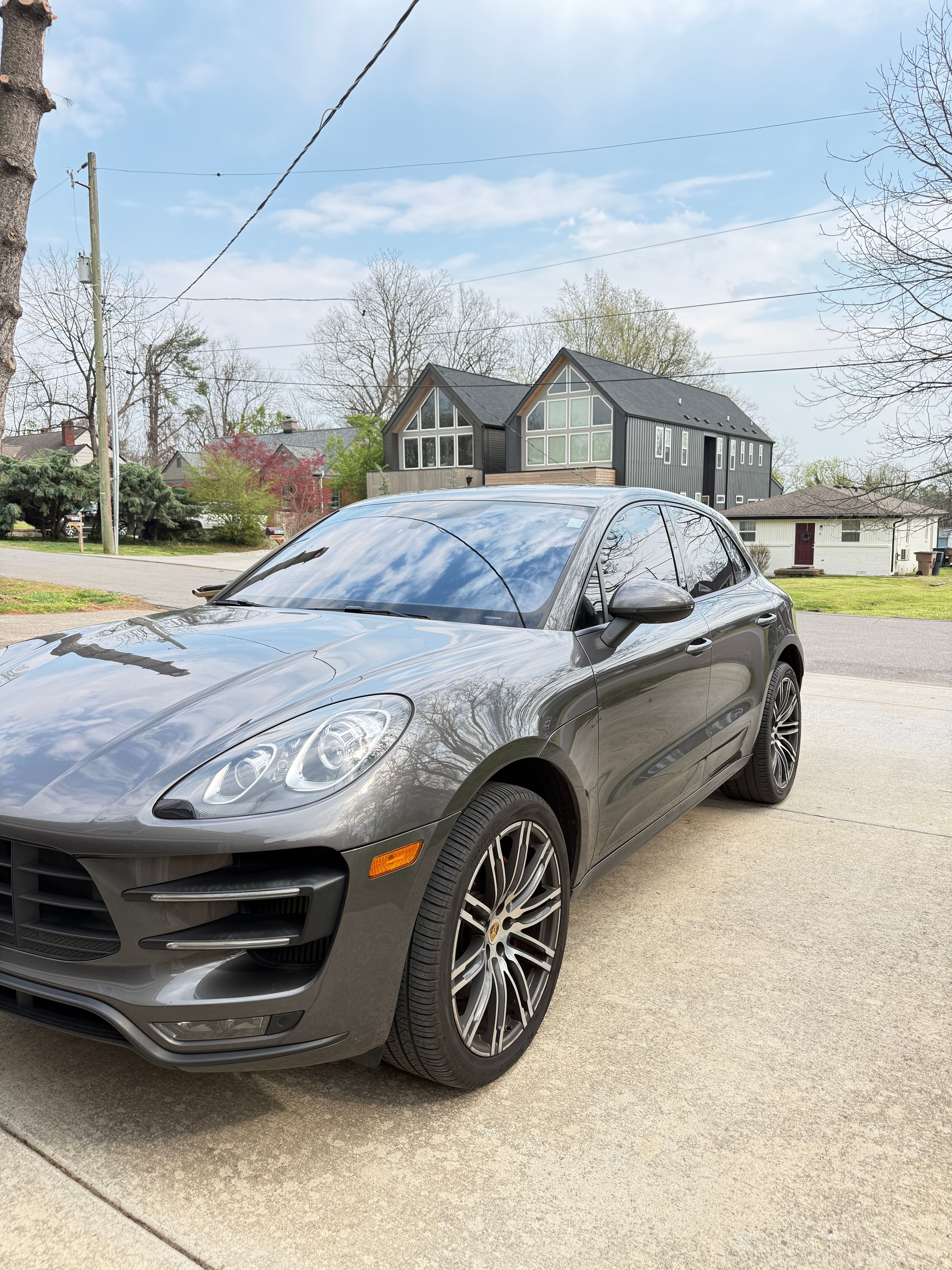 Used 2015 Porsche Macan Turbo AWD/4WD image 2