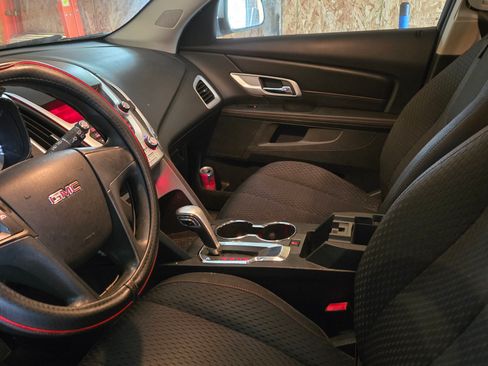 Used 2011 GMC Terrain SLE FWD image 6