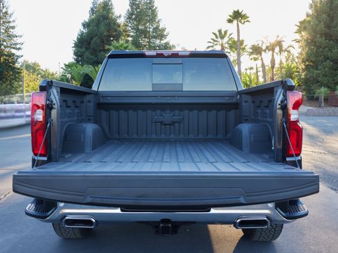 Used 2022 Chevrolet Silverado 1500 LTZ w/ LTZ Premium Package AWD/4WD image 6