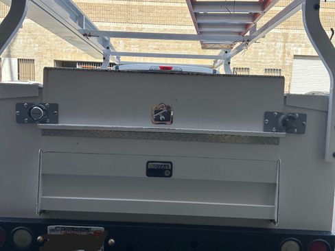 Used 2017 Ford F250 XLT image 6