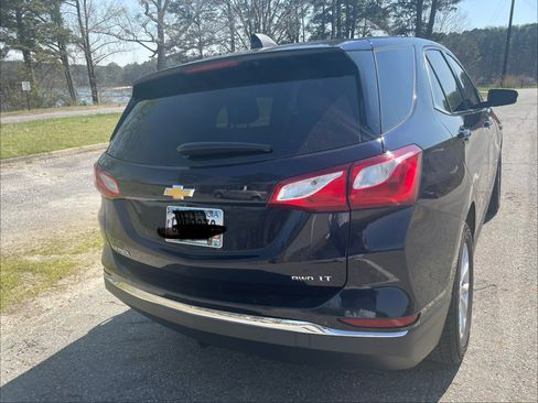 Used 2020 Chevrolet Equinox LT image 2