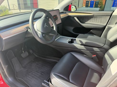 Used 2023 Tesla Model Y Long Range image 11