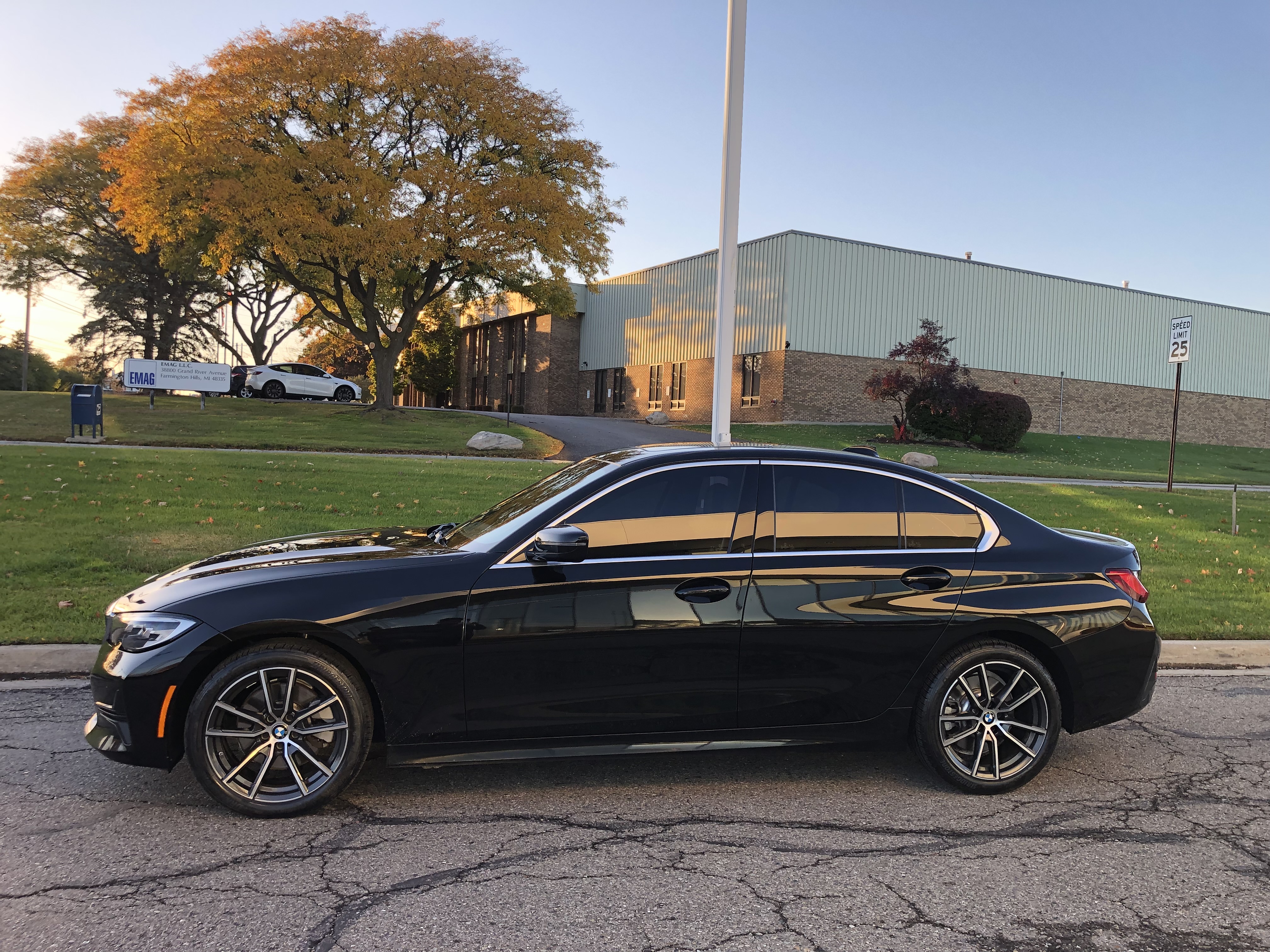 Used 2019 BMW 330i xDrive Sedan w/ Driving Assistance Package AWD/4WD image 6