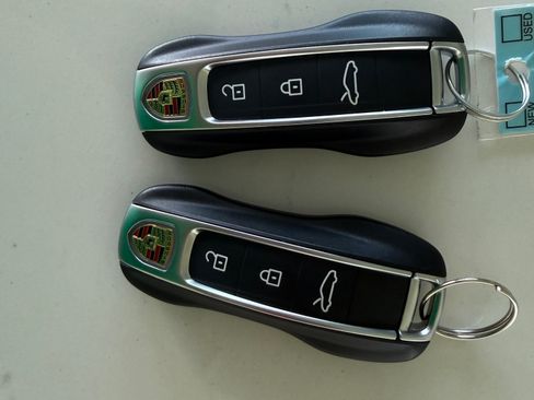 Used 2024 Porsche 911 Carrera 4 AWD/4WD image 19