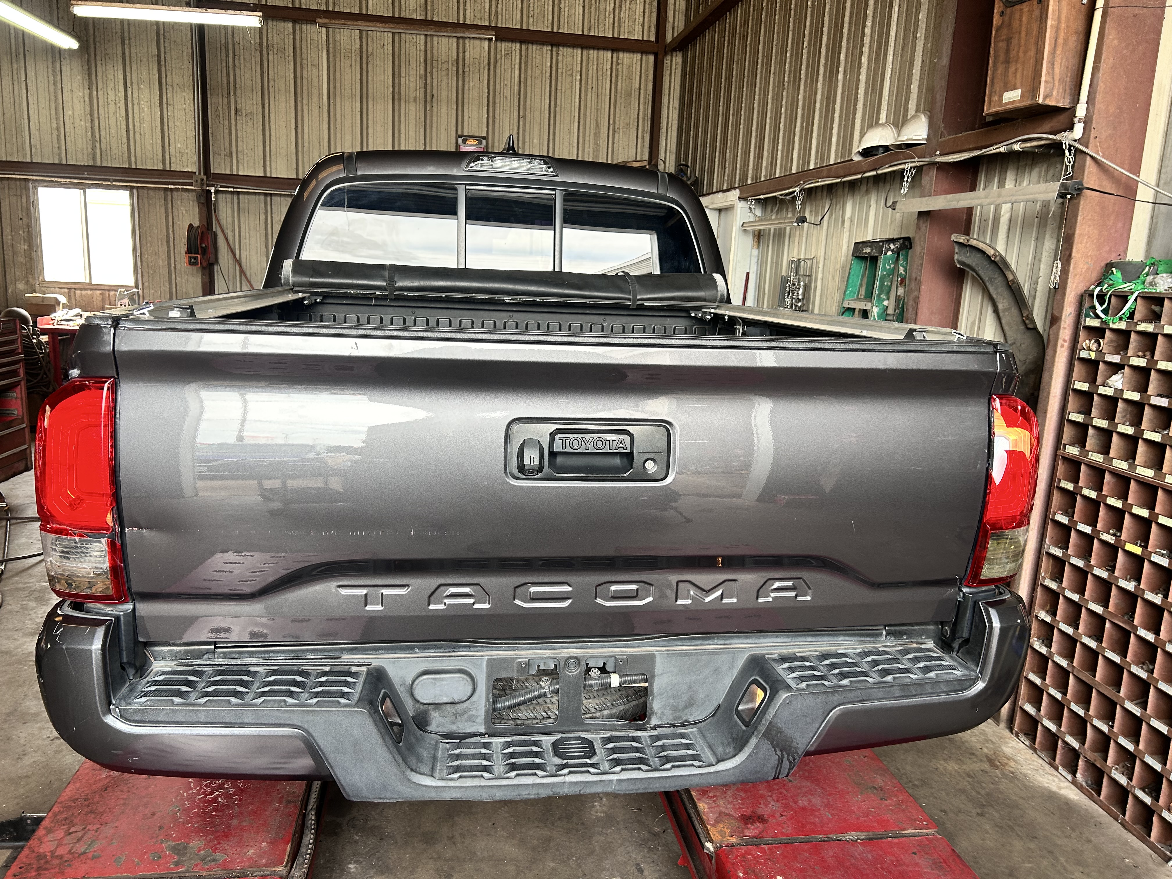 Used 2019 Toyota Tacoma SR w/ SR Convenience Package RWD image 13