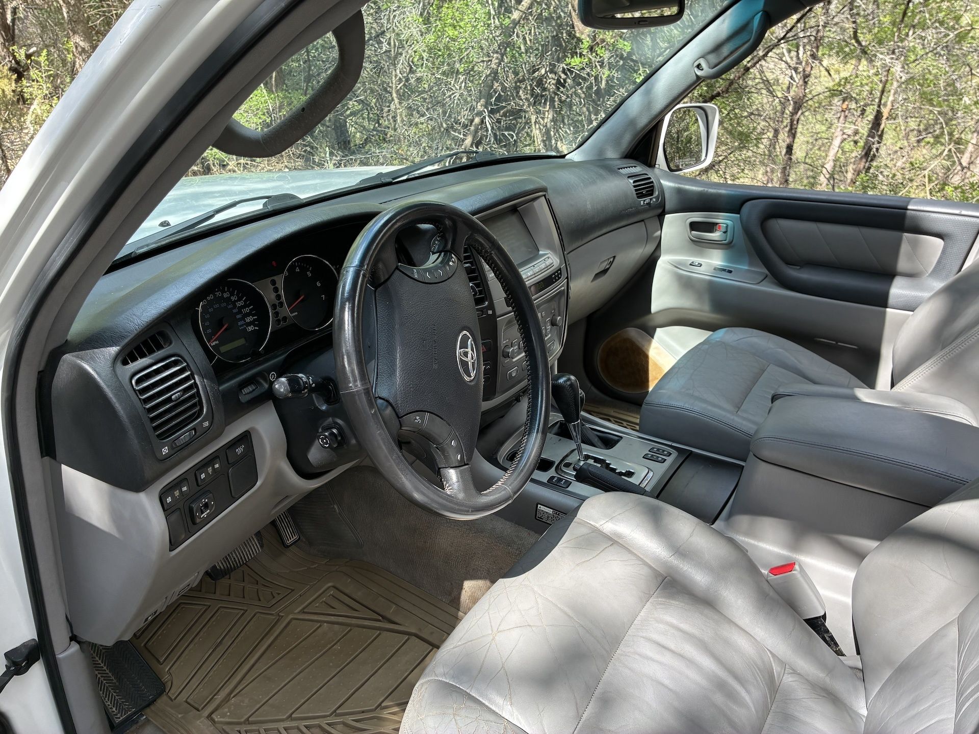 Used 2005 Toyota Land Cruiser AWD/4WD image 18