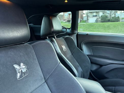 Used 2018 Dodge Challenger R/T Scat Pack w/ Leather Interior Group RWD image 7