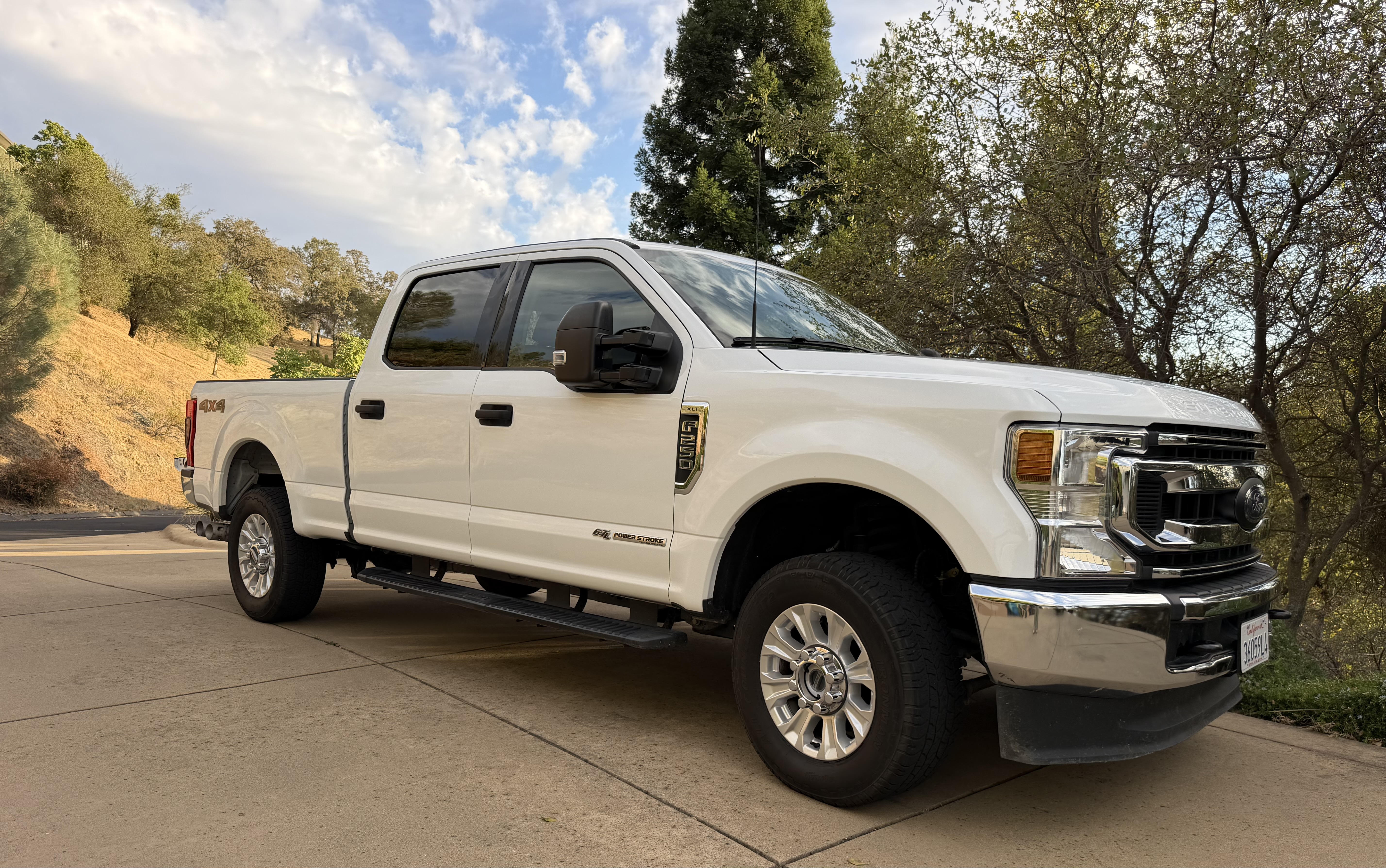 Used 2022 Ford F250 XLT AWD/4WD image 2