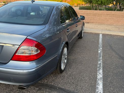 Used 2007 Mercedes-Benz E 350 E 350 Sedan 4D image 5