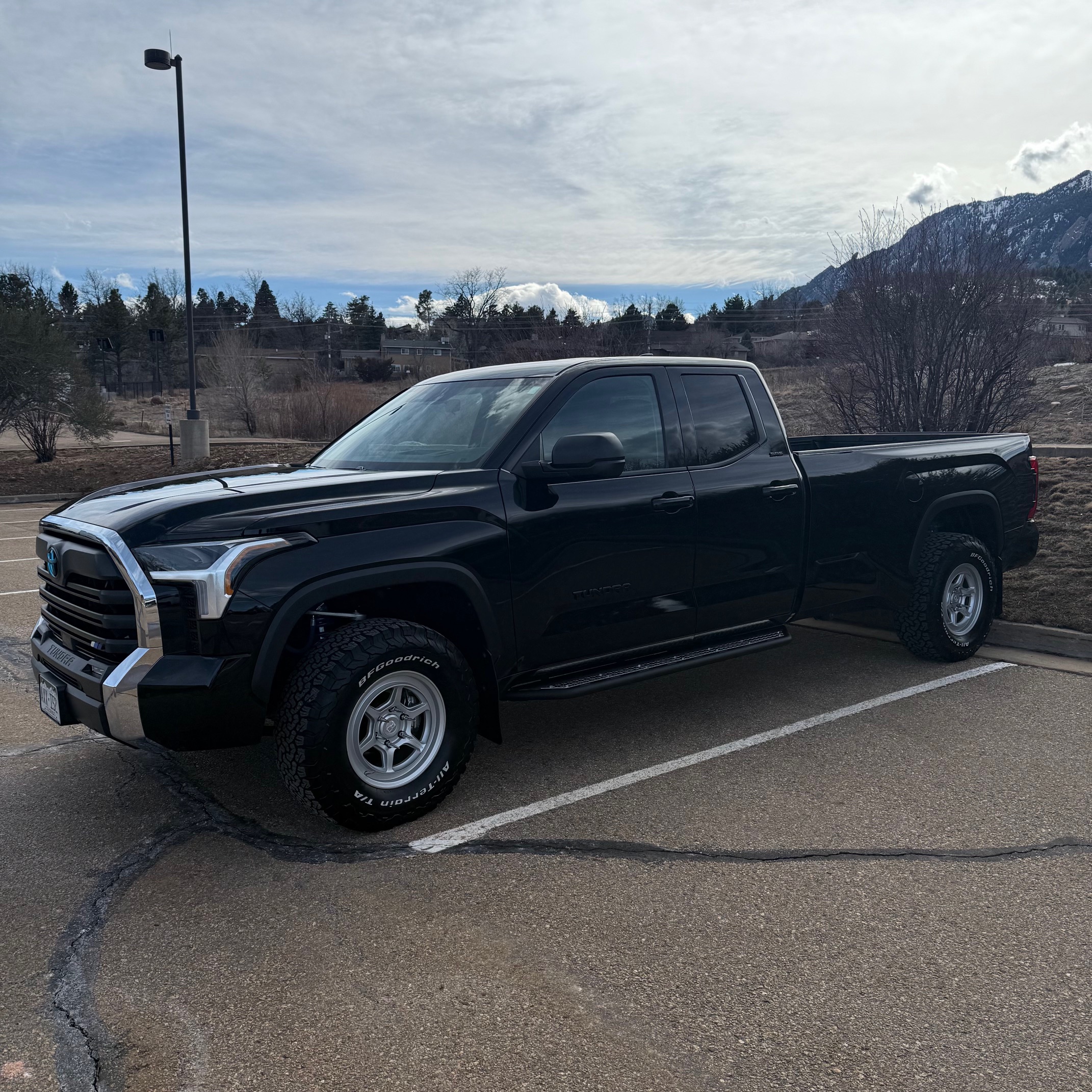 Used 2022 Toyota Tundra SR5 w/ SR5 Premium Package AWD/4WD image 6
