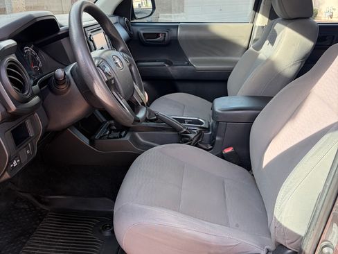 Used 2018 Toyota Tacoma SR w/ SR Convenience Package RWD image 8