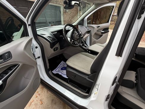 Used 2020 Ford Transit Connect XLT image 14