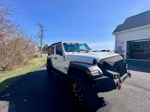 Used 2024 Jeep Wrangler Unlimited Sport image 5