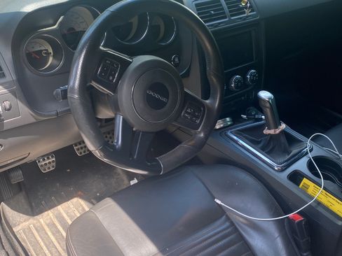 Used 2014 Dodge Challenger R/T RWD image 3