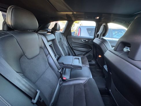 Used 2018 Volvo XC60 T6 R-Design w/ Convenience Package image 19