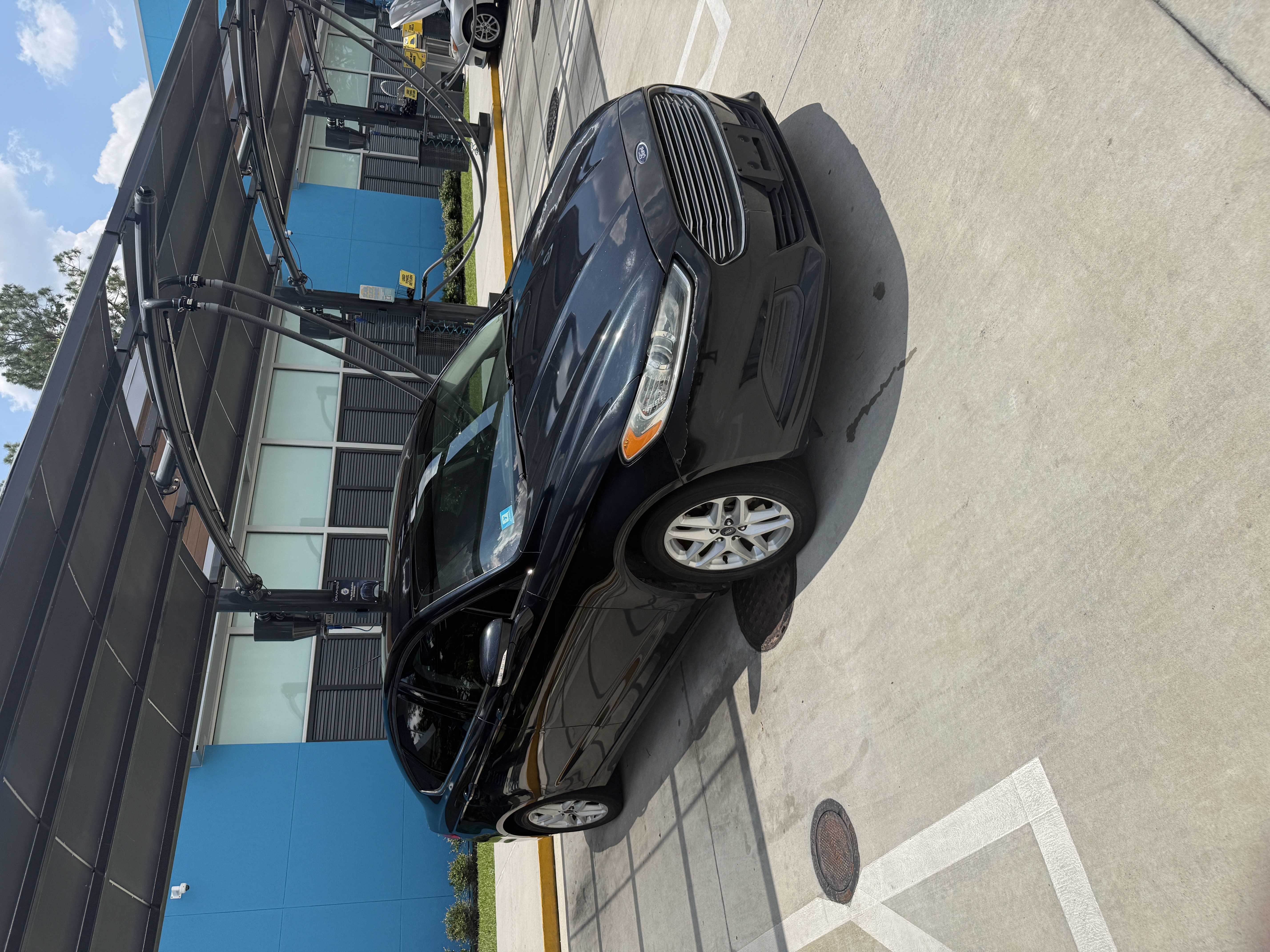 Used 2014 Ford Fusion SE FWD image 1