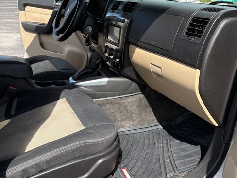 Used 2006 HUMMER H3 w/ Chrome Appearance Package image 12