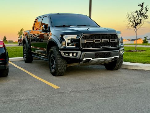 Used 2017 Ford F150 Raptor w/ Equipment Group 802A Luxury AWD/4WD image 17