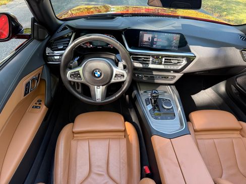 Used 2022 BMW Z4 M40i w/ Premium Package image 12