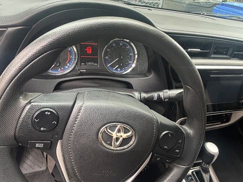 Used 2017 Toyota Corolla LE image 13