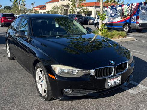 Used 2015 BMW 320i Sedan RWD image 4