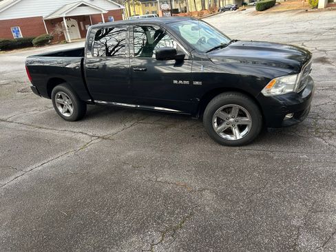 Used 2009 Dodge Ram 1500 Truck Sport image 4