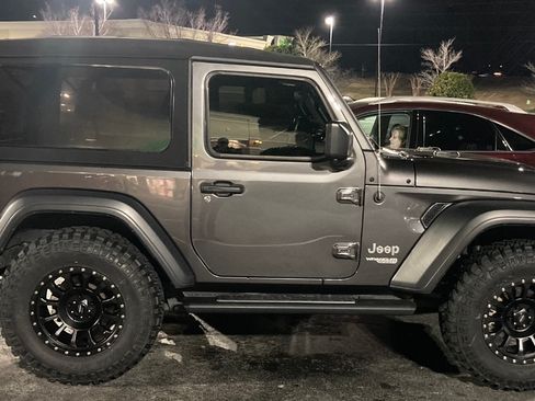 Used 2018 Jeep Wrangler Sport AWD/4WD image 2