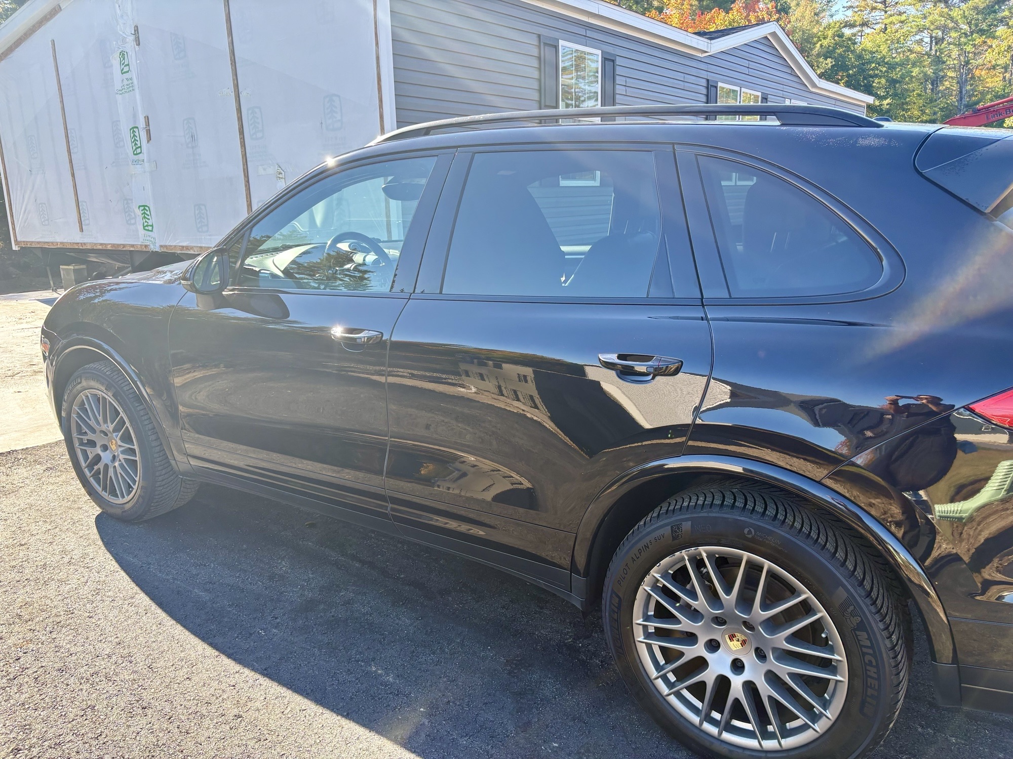 Used 2017 Porsche Cayenne Platinum Edition AWD/4WD image 5