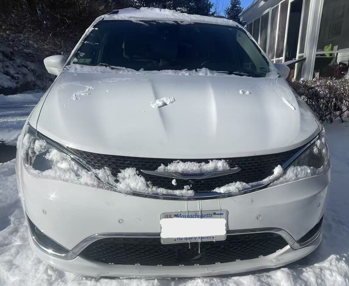 Used 2019 Chrysler Pacifica Touring-L w/ Advanced Safetytec Group FWD image 4